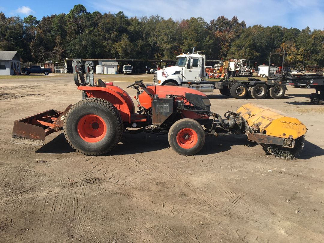 2010 KUBOTA MX4700F - Image 2